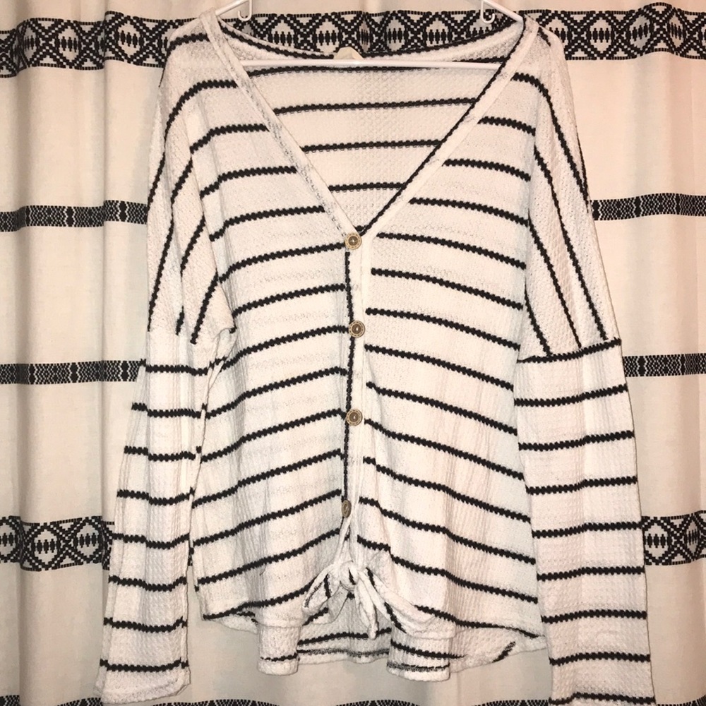 NanaMacs Tie Front Top